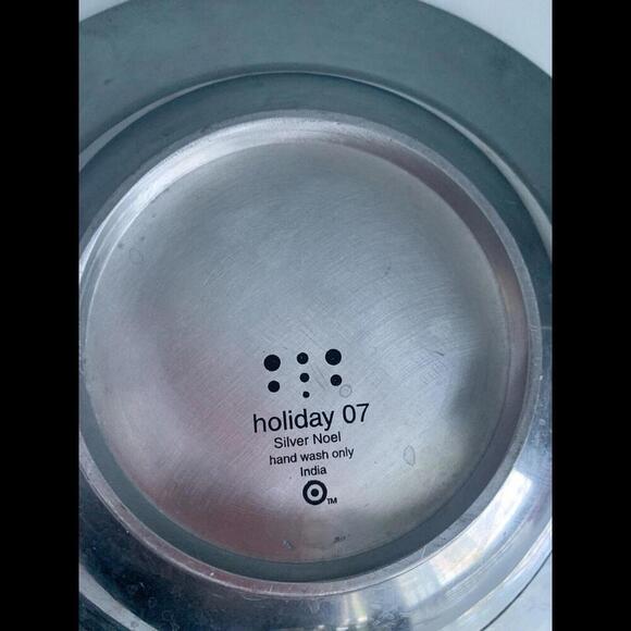 2007 Target Silver Noel Serving Bowl Holiday 07 12.5” Wide Snowflakes Winter - Picture 9 of 11